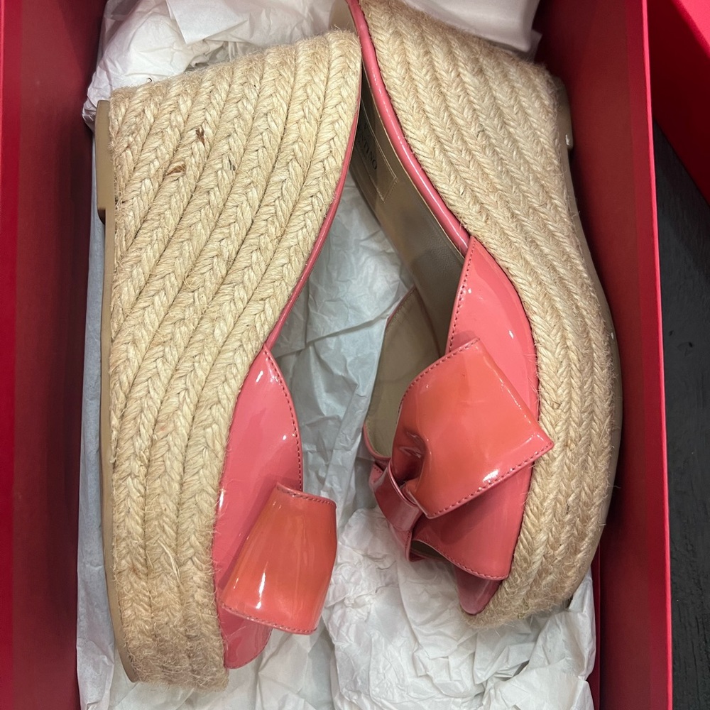 Super cute heeled pink Valentino sandals - Picture 3 of 11